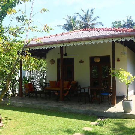 Lilly House Bed & Breakfast อูนาวาตูนา ภายนอก รูปภาพ