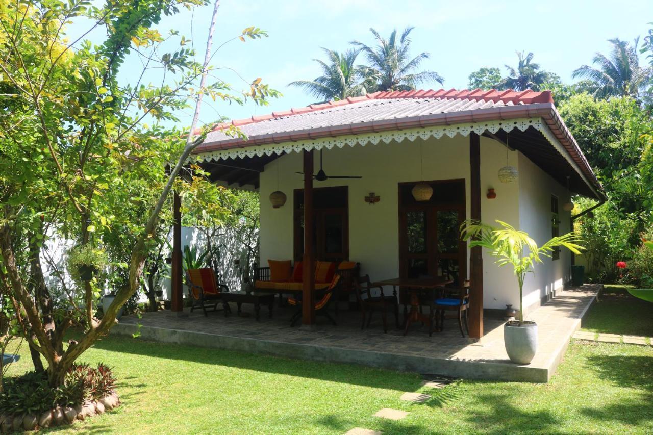 Lilly House Bed & Breakfast อูนาวาตูนา ภายนอก รูปภาพ