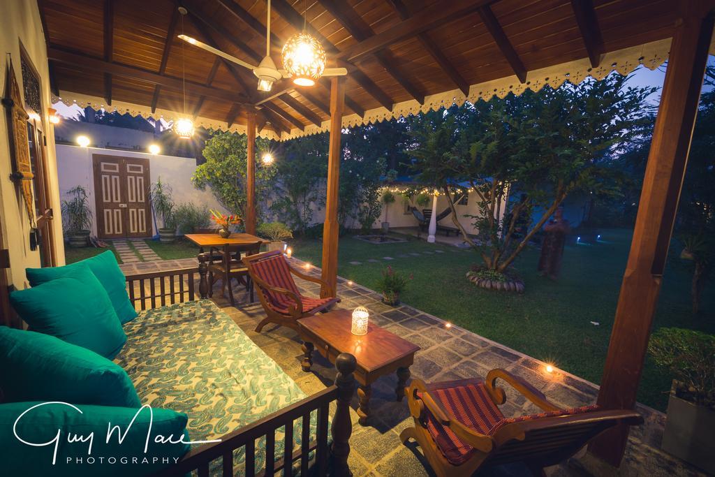 Lilly House Bed & Breakfast อูนาวาตูนา ภายนอก รูปภาพ