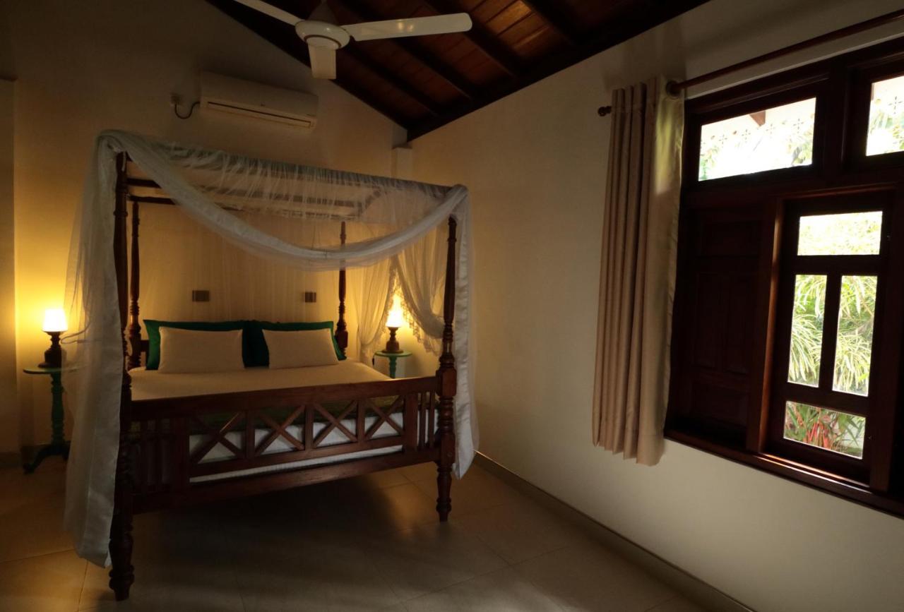 Lilly House Bed & Breakfast อูนาวาตูนา ภายนอก รูปภาพ