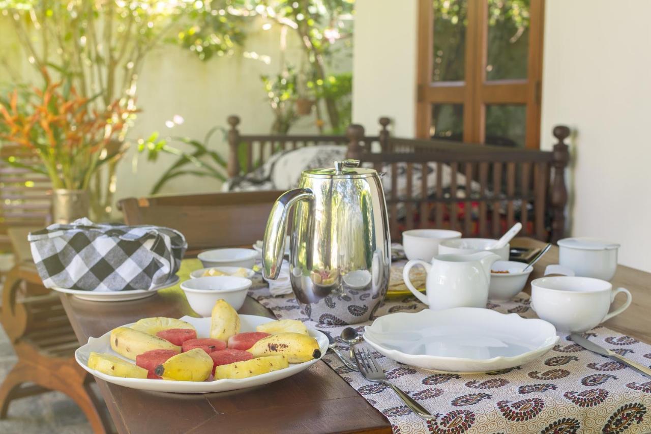Lilly House Bed & Breakfast อูนาวาตูนา ภายนอก รูปภาพ