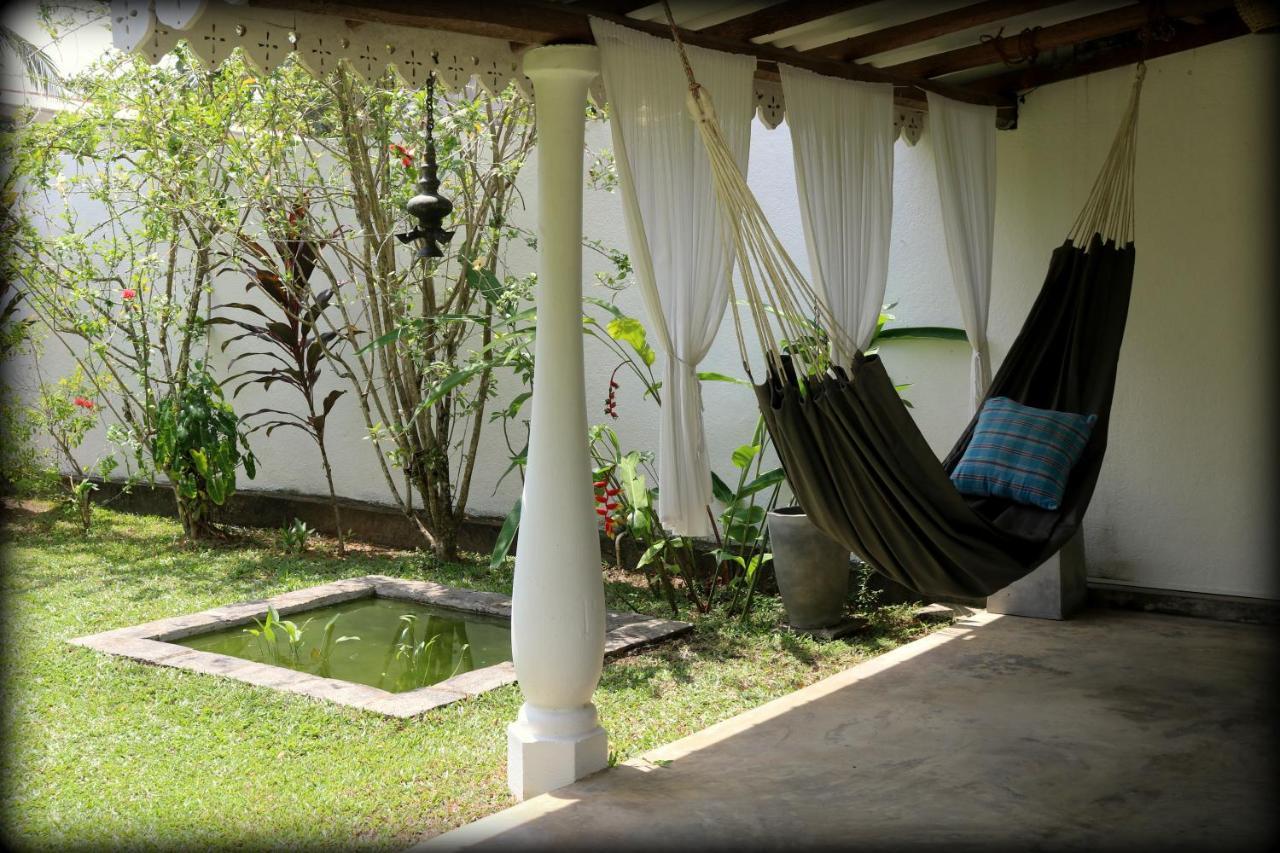 Lilly House Bed & Breakfast อูนาวาตูนา ภายนอก รูปภาพ